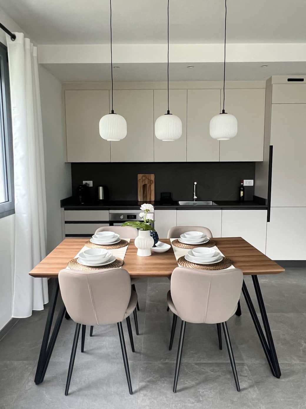NaLia Dining/kitchen