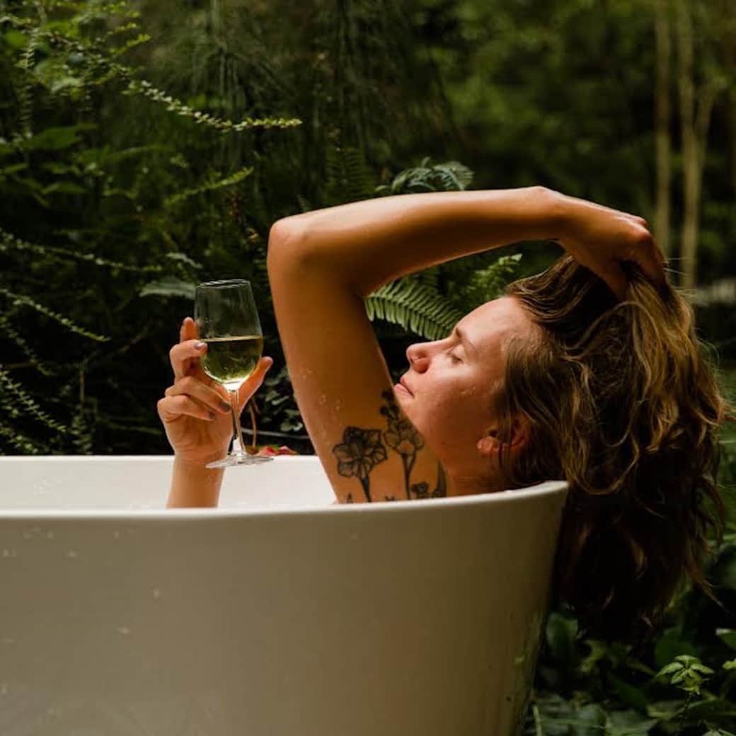 A moment of Stillness -Outdoor Bath at The Pine Cone Cabin. 