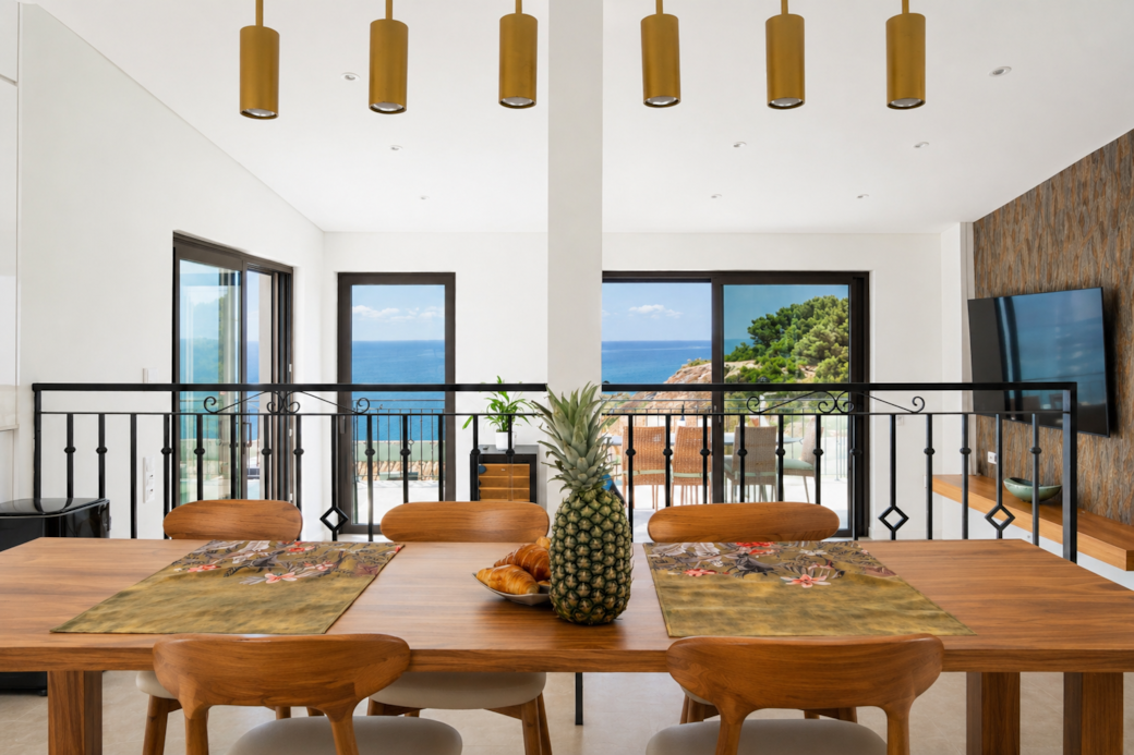 Villa Oceano by Indigo: Dining area with ocean view Villa Oceano by Indigo: Dining area with ocean view