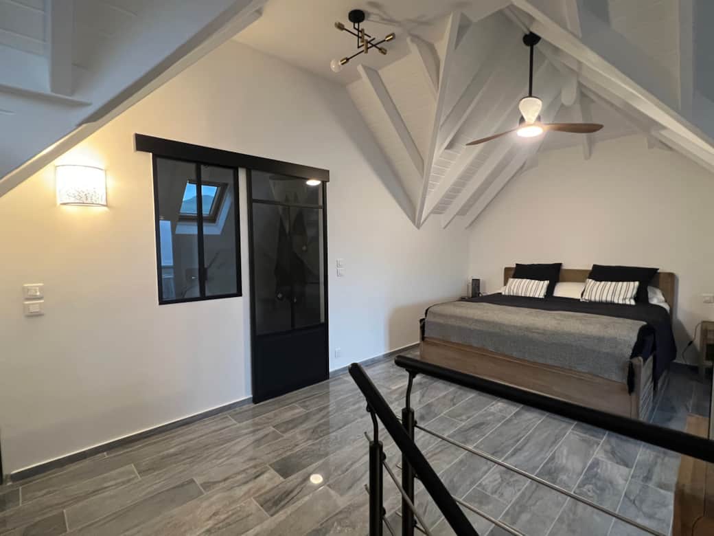Sxm masterbedroom bathroom