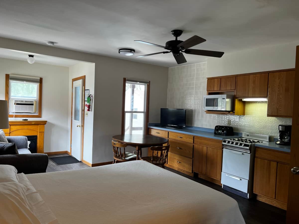 Lakeview Studio 7 in Lodi