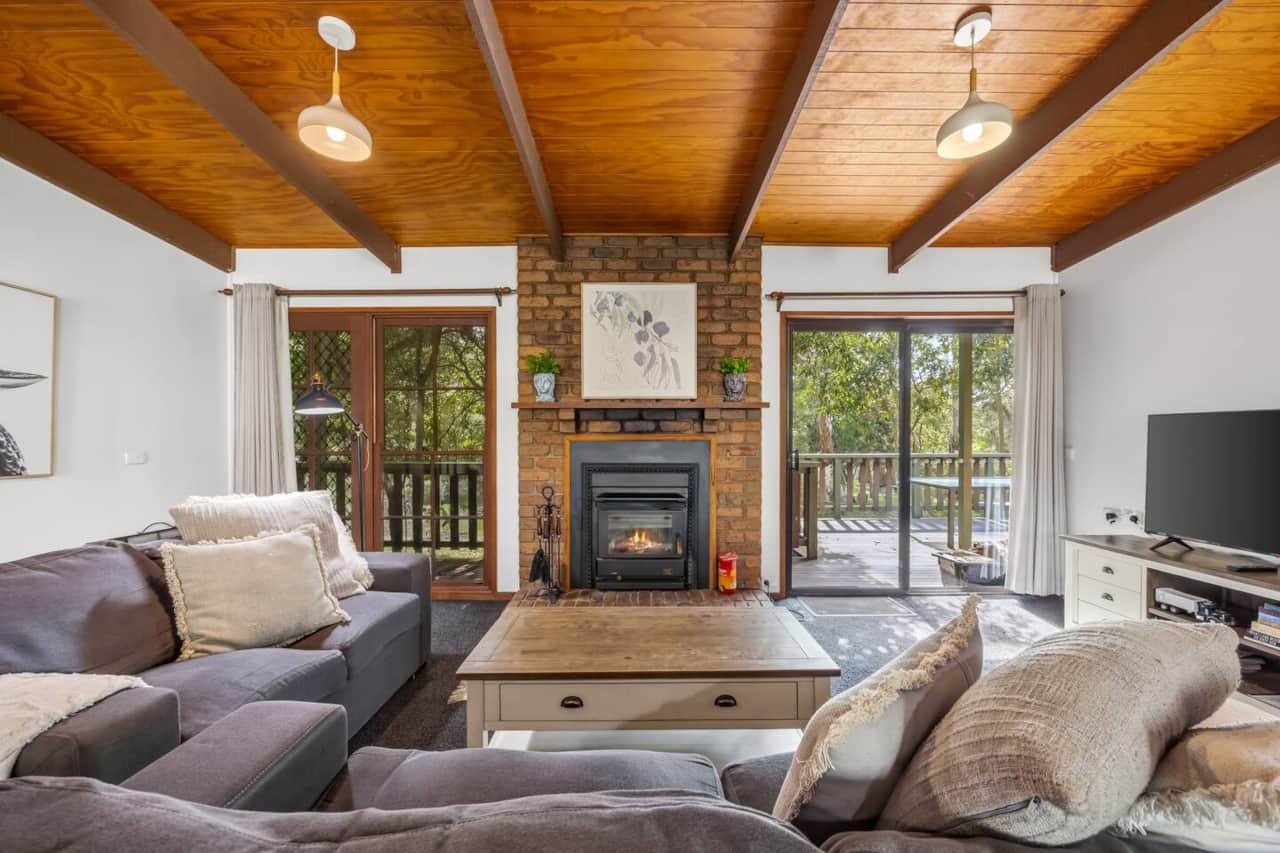 Three bedroom pet friendly house