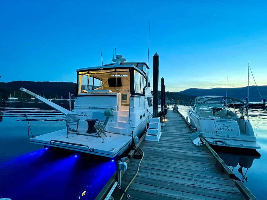 46 Foot Silverton with 2 Staterooms and 2 Bathrooms