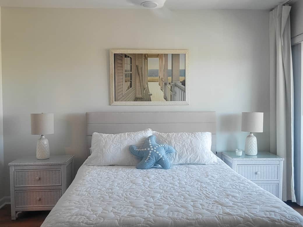 Queen Guest Room