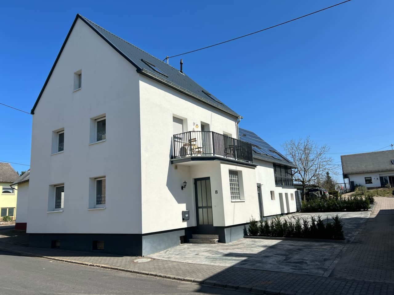 Het witte huis beuren voorzijde maart2025