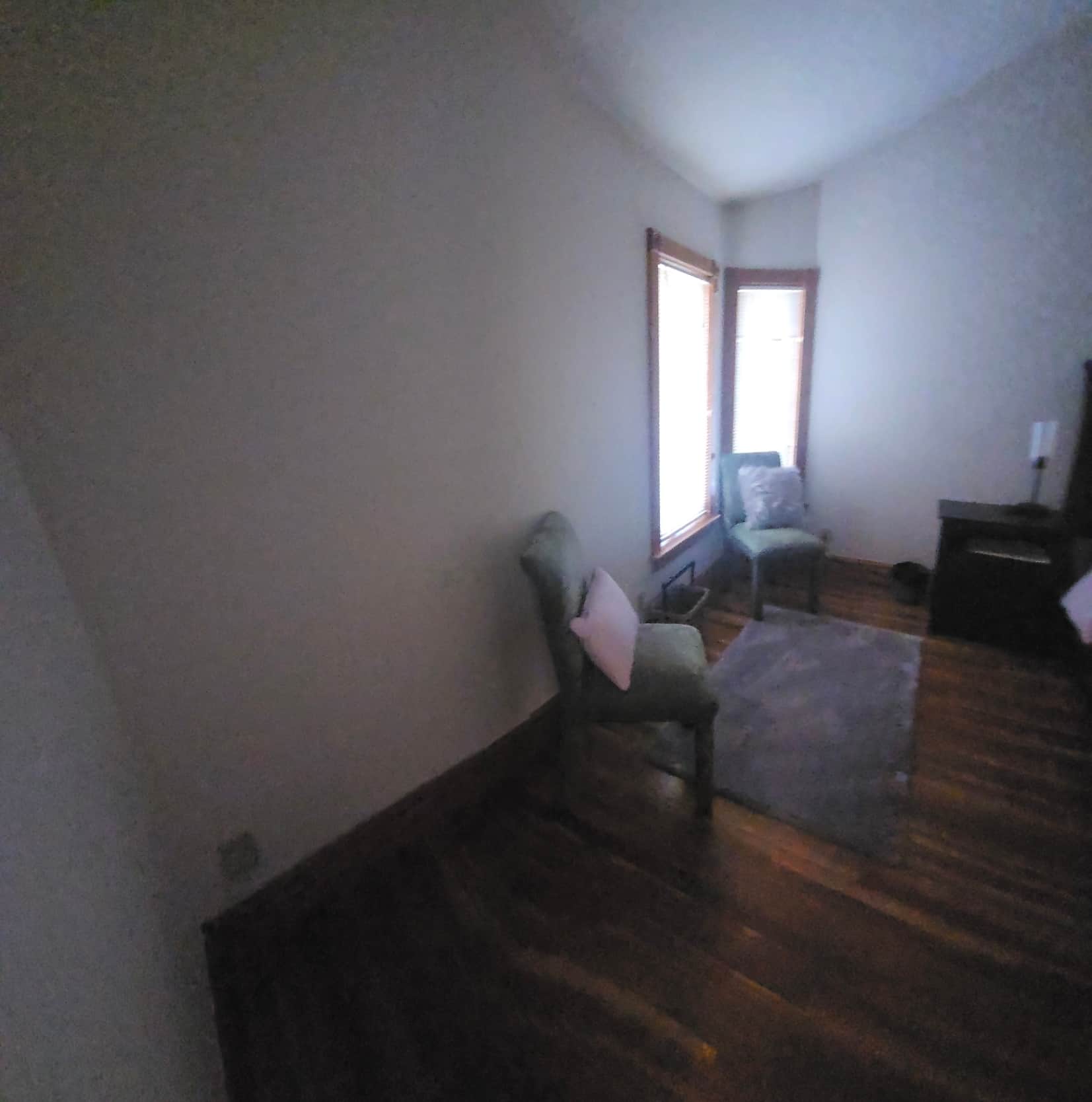 https://l.icdbcdn.com/oh/87cfbb96-8e8e-468b-9d83-d3abb86532f1.jpg?w=2080-59