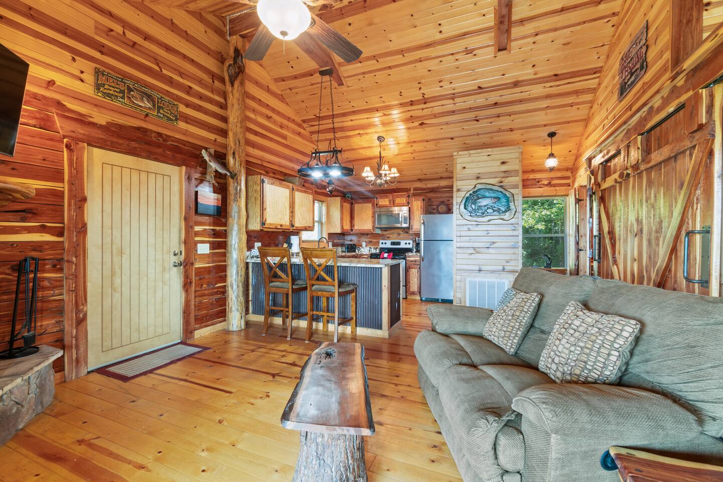 Can-U-Canoe Riverview Cabins — photo 42 of 60