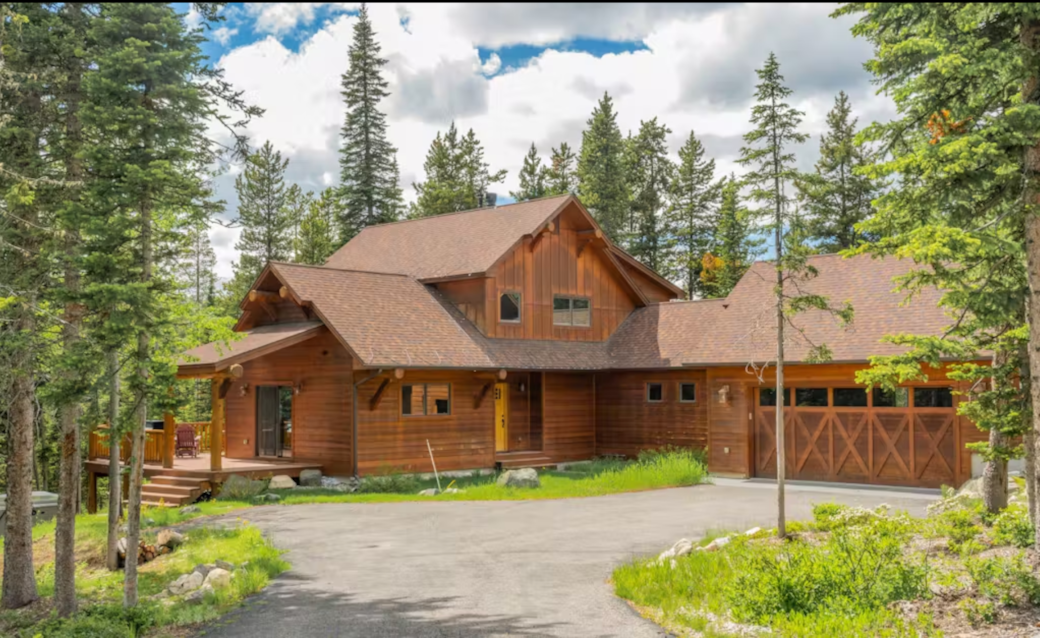 Beehive Lodge Exterior