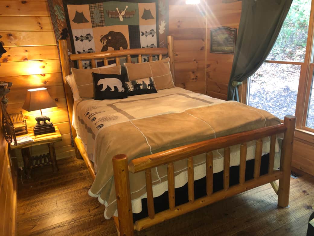 Main floor Guest Room, Queen with TV
