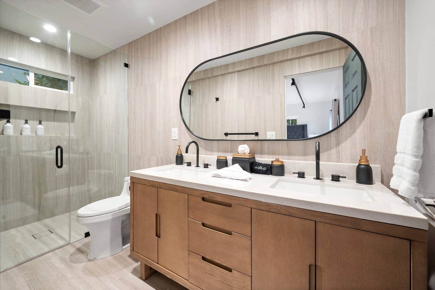 Collage image 4