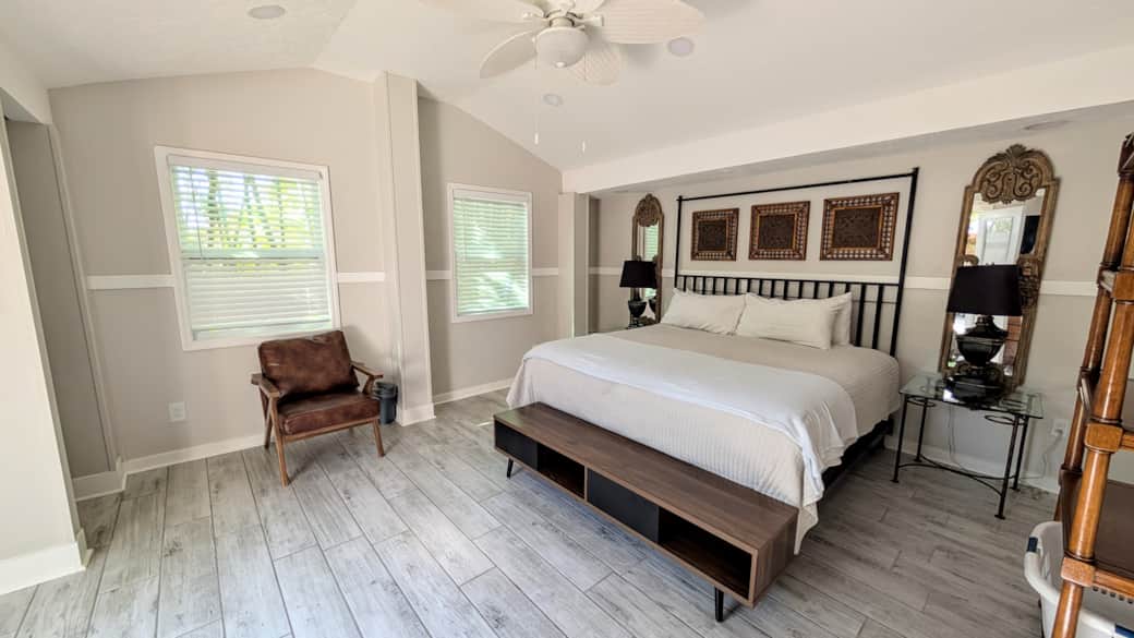 PXL 20251226 184853947.RAW 01