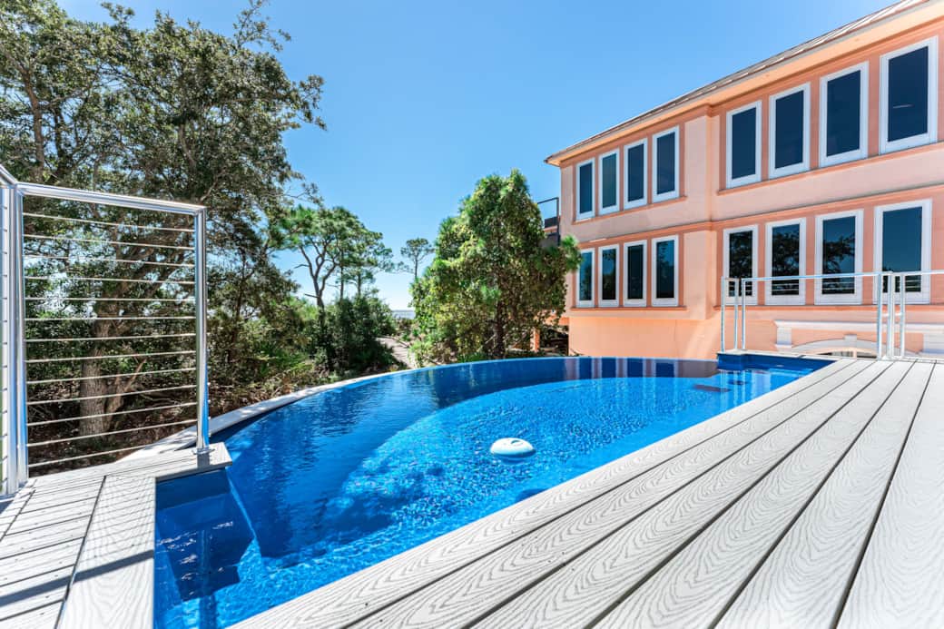 Heated and cooled pool 