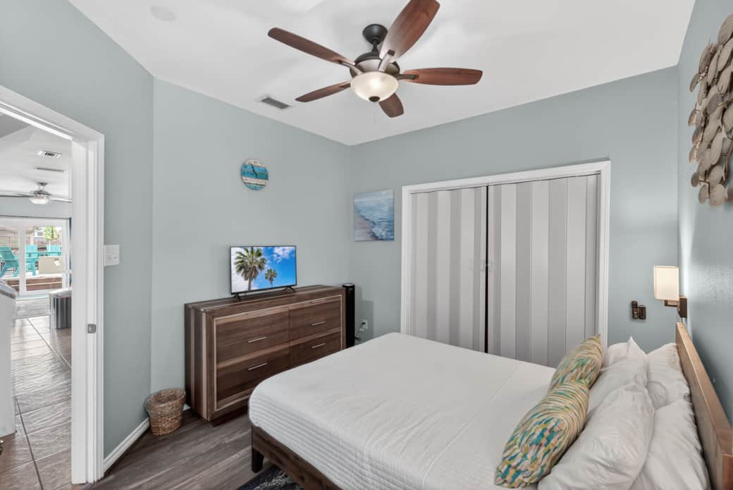 Downstairs Queen bedroom Downstairs Queen bedroom