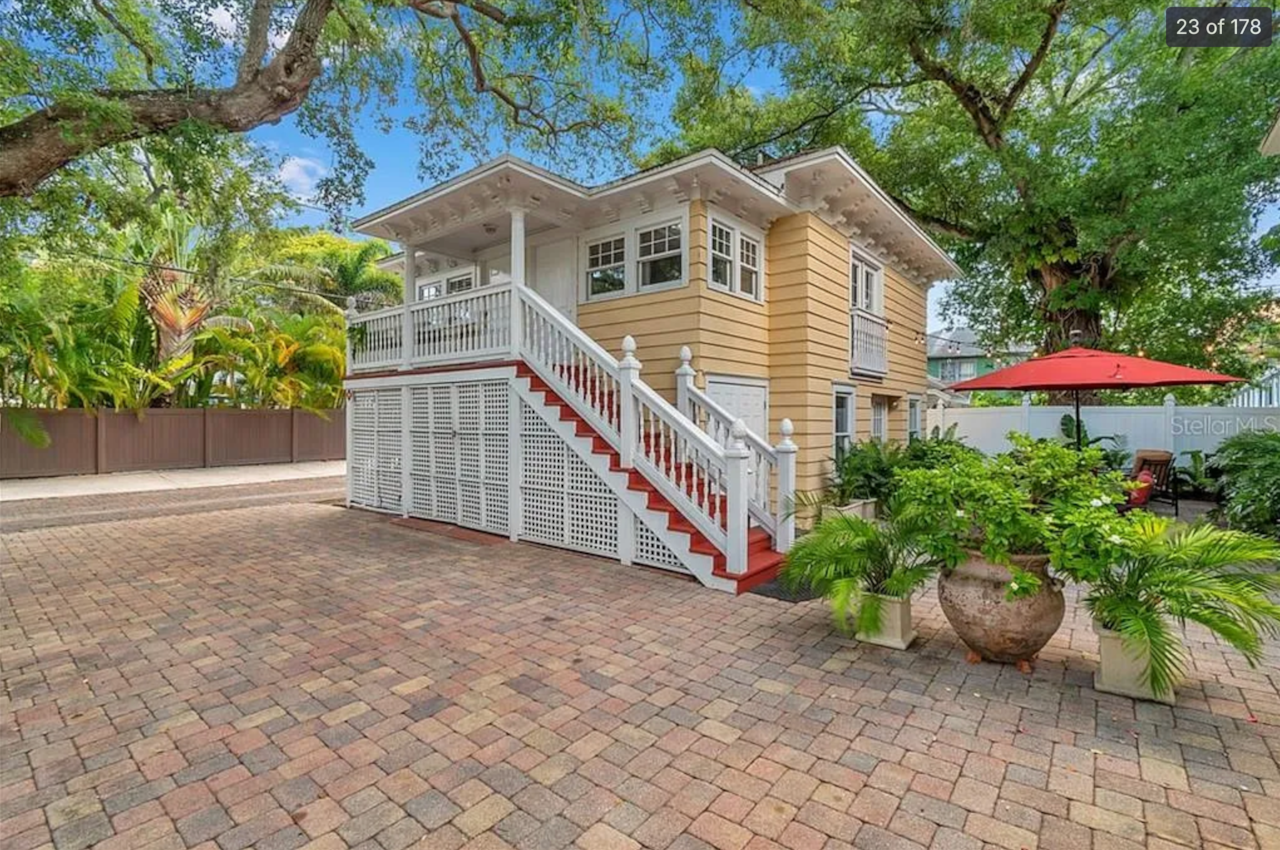 Carriage house