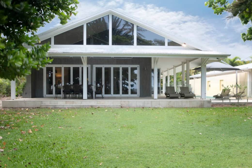 Beachfront On Mission - Mission Beach - Beach Facing Patio
