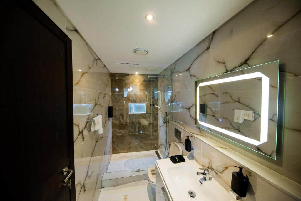 828674313 bathroom 1 bedroom