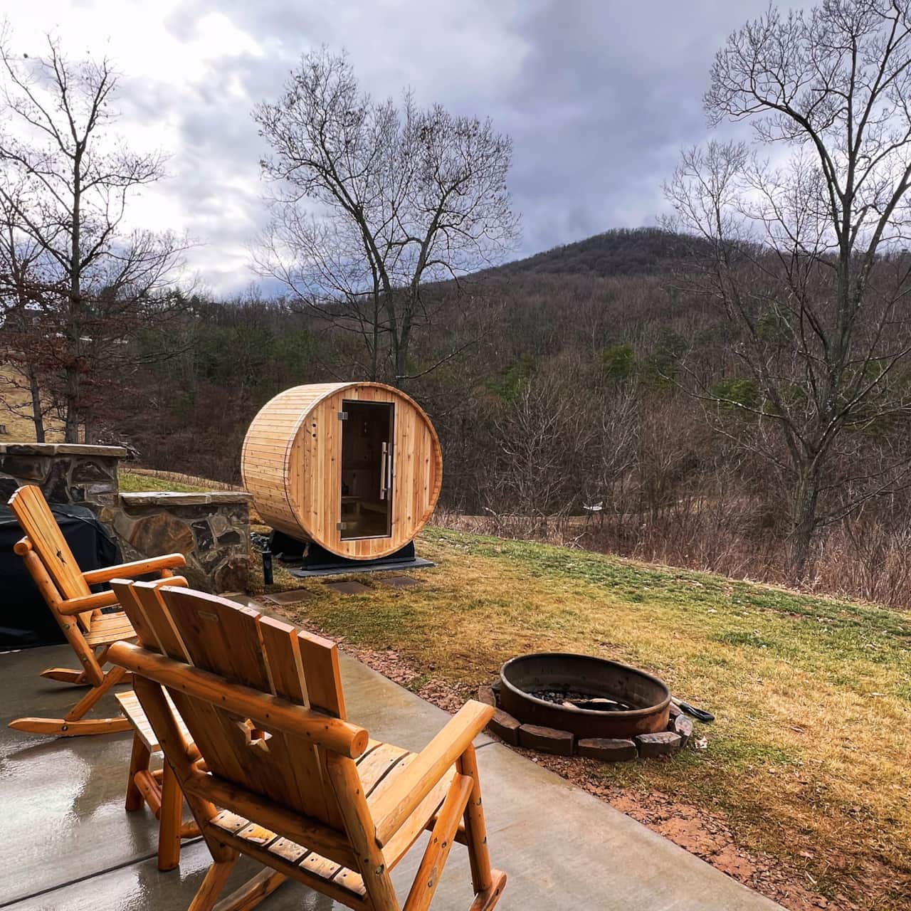 Private barrel sauna
