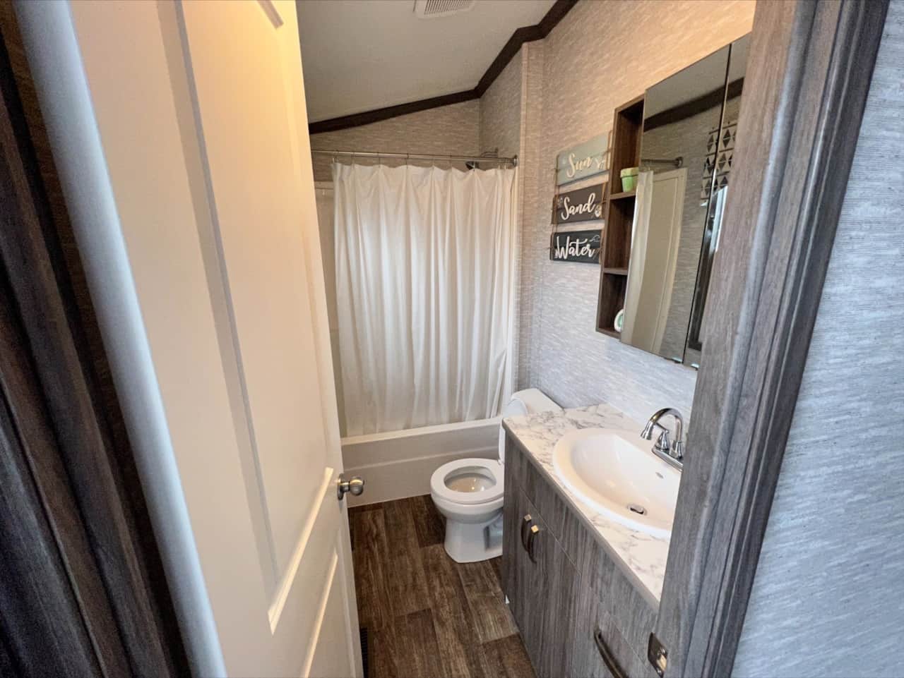 Full Bathroom