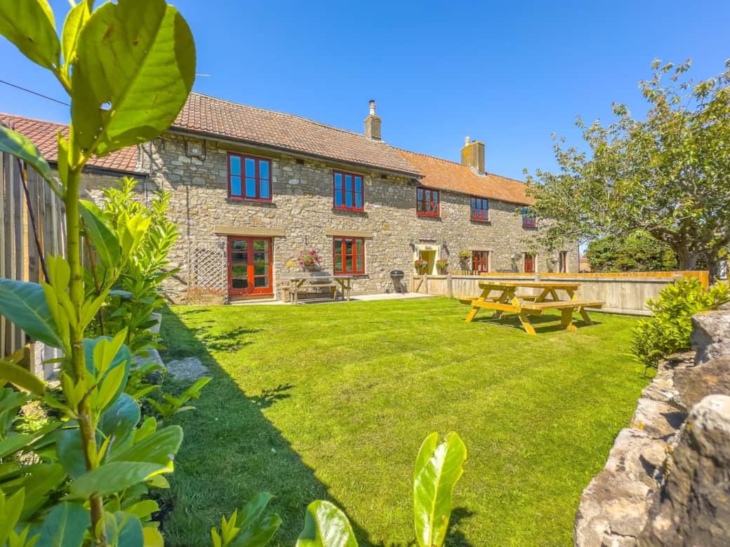 Norton court cottage exterior