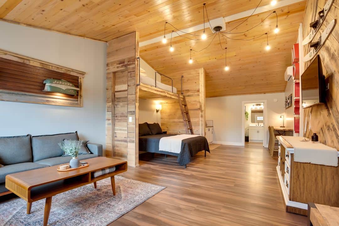Tomahawk Vacation Rental 465 sq ft Accomodates 3 people