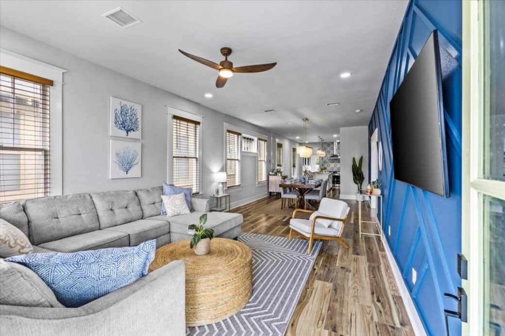 Welcome to the Ocean Oasis! Single story home, just 1 block from the beach. Sleeps 10 people comfortably. Central air conditioning and central heating and all your comforts of home! 