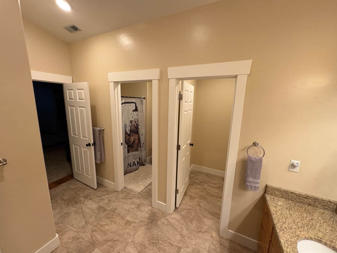 Kodiak Bathroom