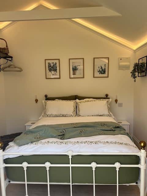 Double Bed.jpg