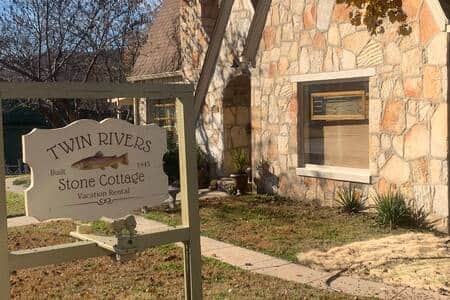 Welcome to Twin Rivers Stone Cottage! Welcome to Twin Rivers Stone Cottage!