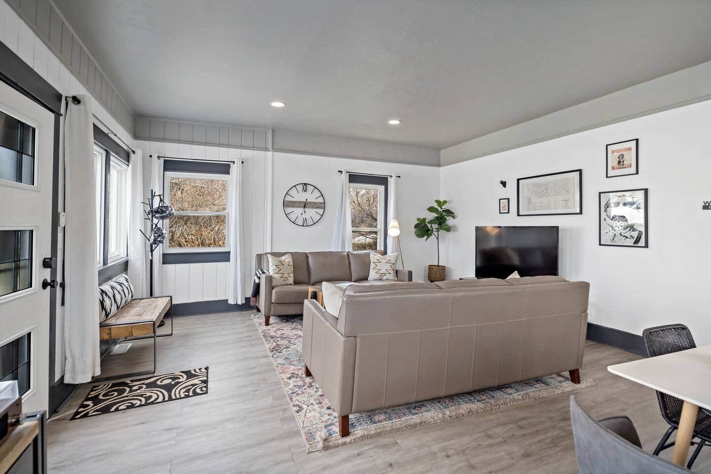 Stardust Bungalow fenced yard