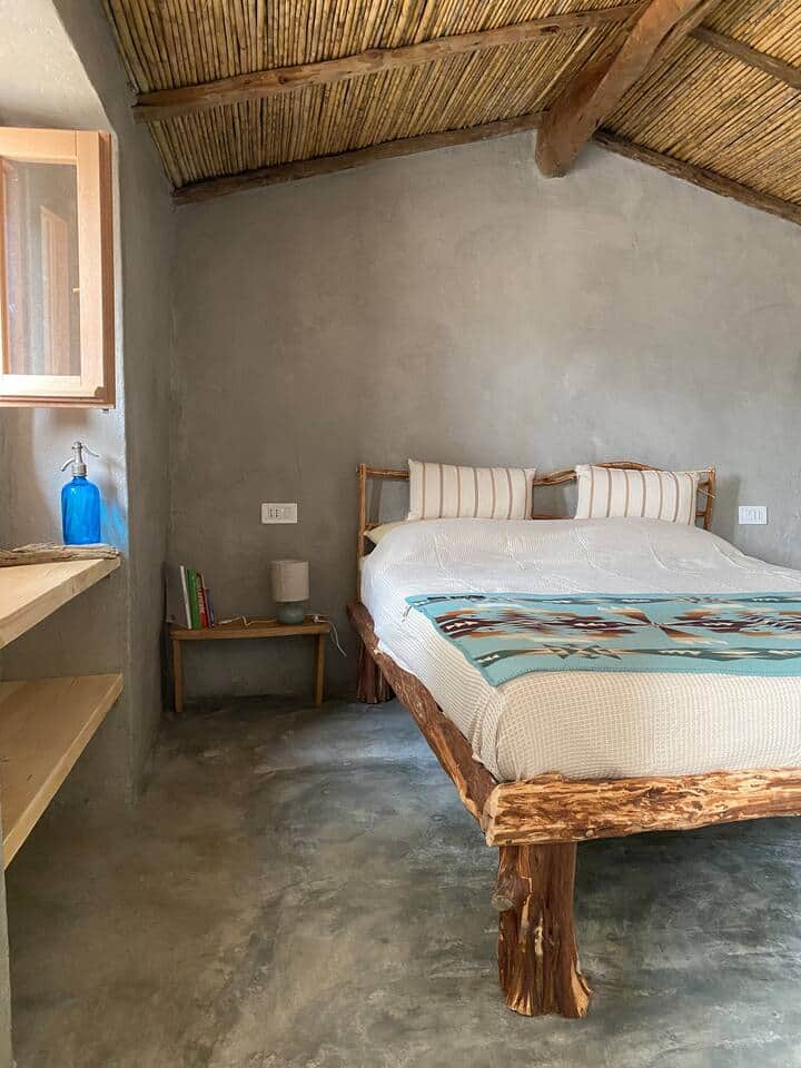 Letto matrimoniale in ginepro Letto matrimoniale in ginepro