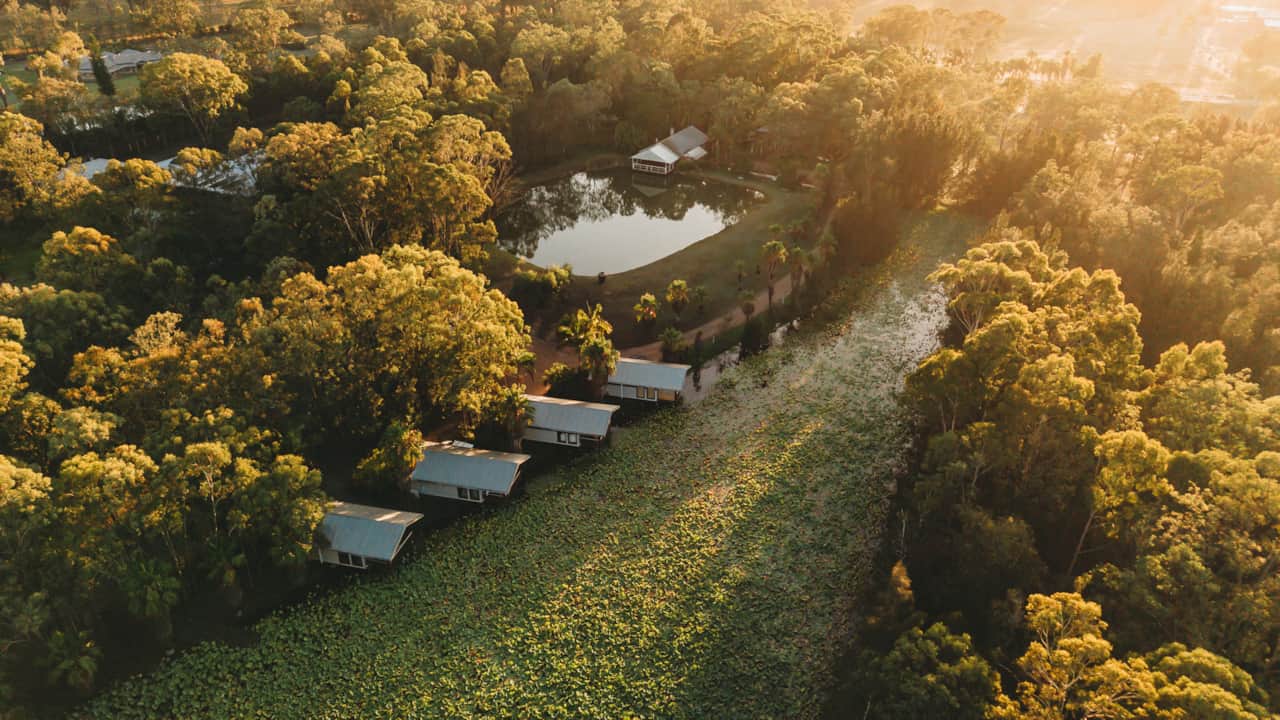 A stunning estate hidden in the middle of the Hunter Valley. Accommodates 12 guests over 6 king room