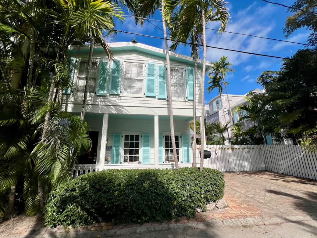 Gorgeous Historic House w private parking spot Gorgeous Historic House w private parking spot