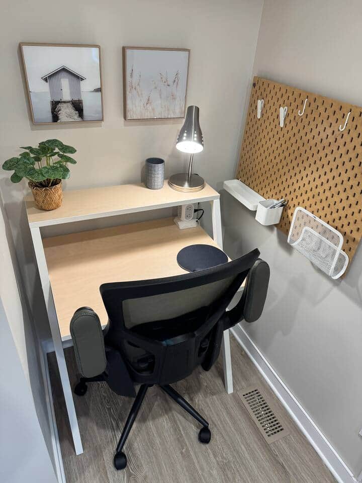 The office features a brand-new desk, lamp & printer - ideal for focused work during your stay. The office features a brand-new desk, lamp & printer - ideal for focused work during your stay.