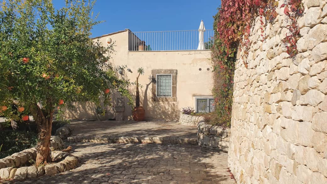 Lato est della villa