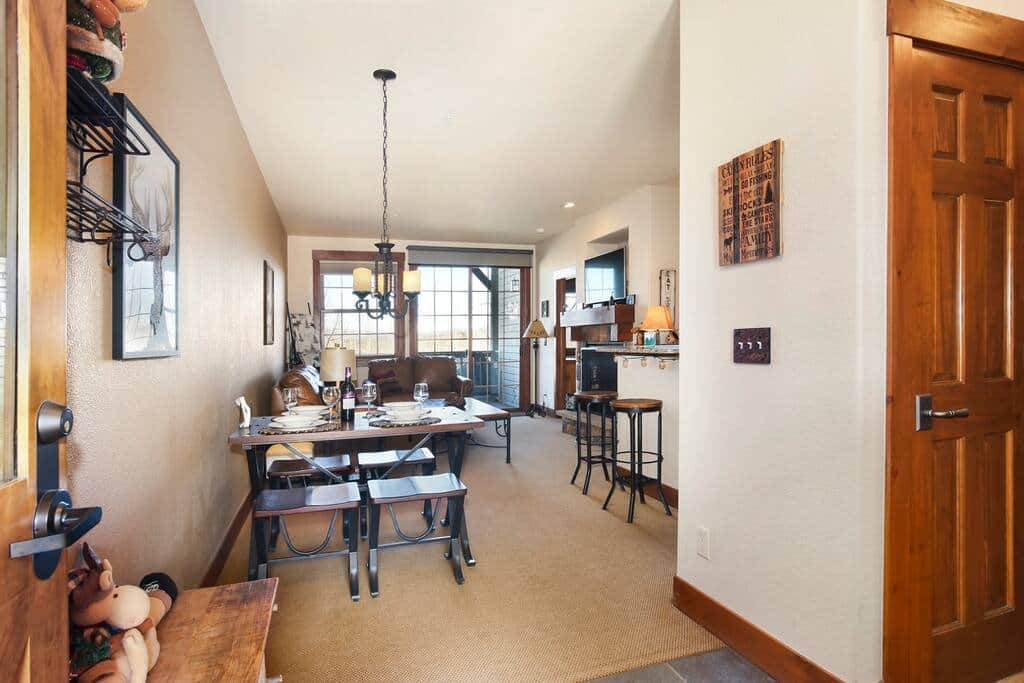 Light and bright condo with an open floor plan. Light and bright condo with an open floor plan.