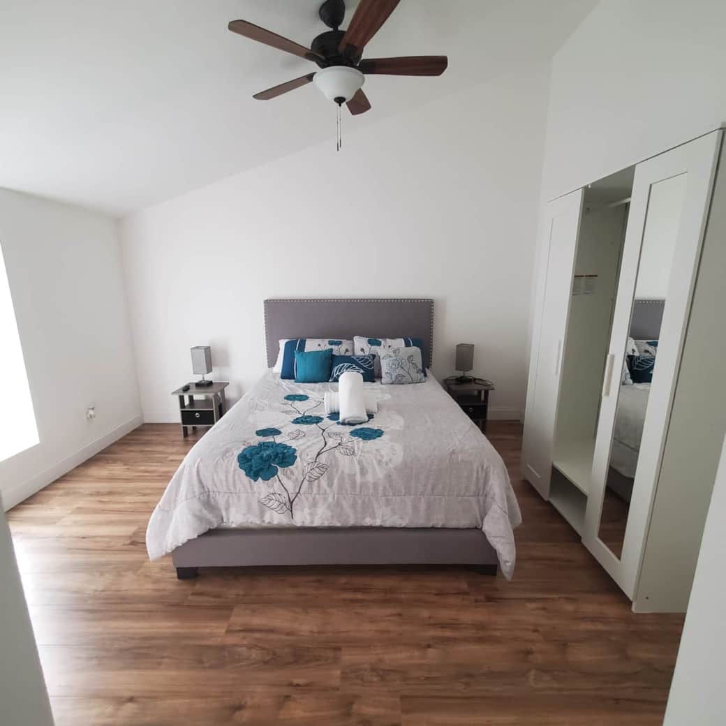 Confortable queen size bed Confortable queen size bed