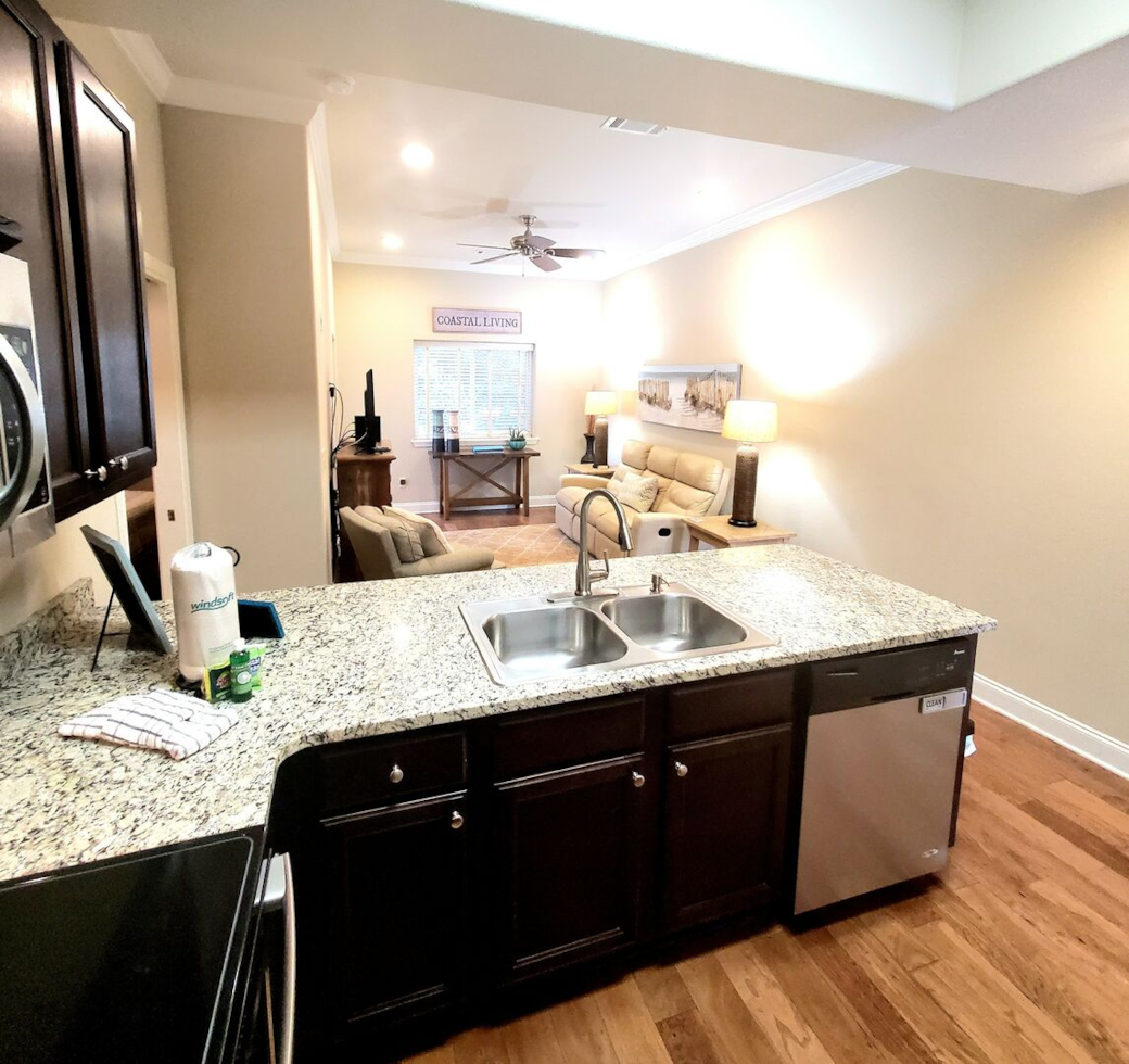 Modern Kitchen and Cabinets with Granite