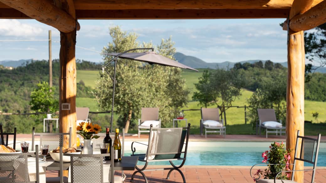 Outdoor Dining Area 