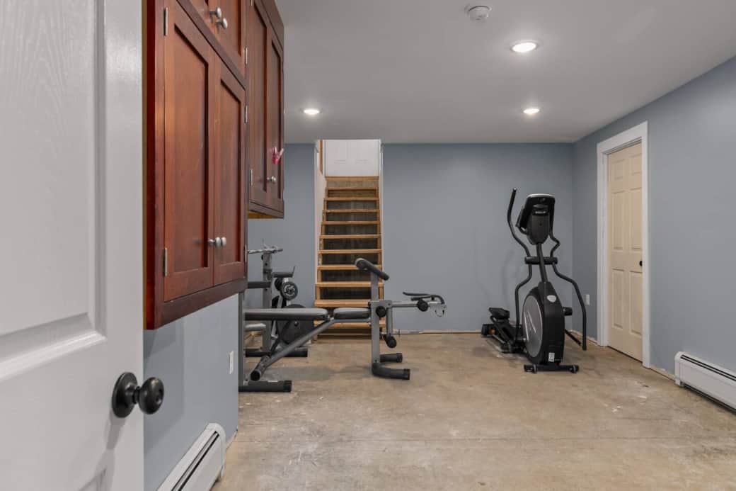 Don't want to lose your progress over vacation? This gym space has Sole elliptical, weight bench, free weights and open space with TV to meet all your fitness needs.