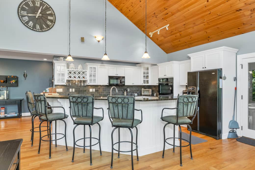 7 Acorn Dr026