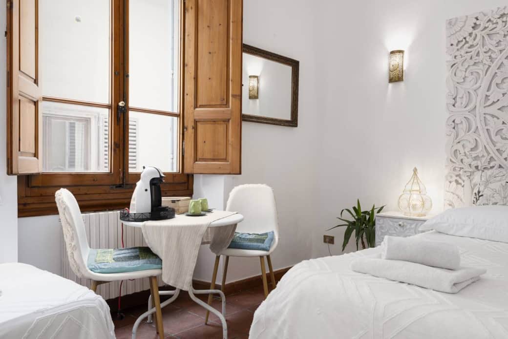 Camera da letto con letto matrimoniale Camera da letto con letto matrimoniale