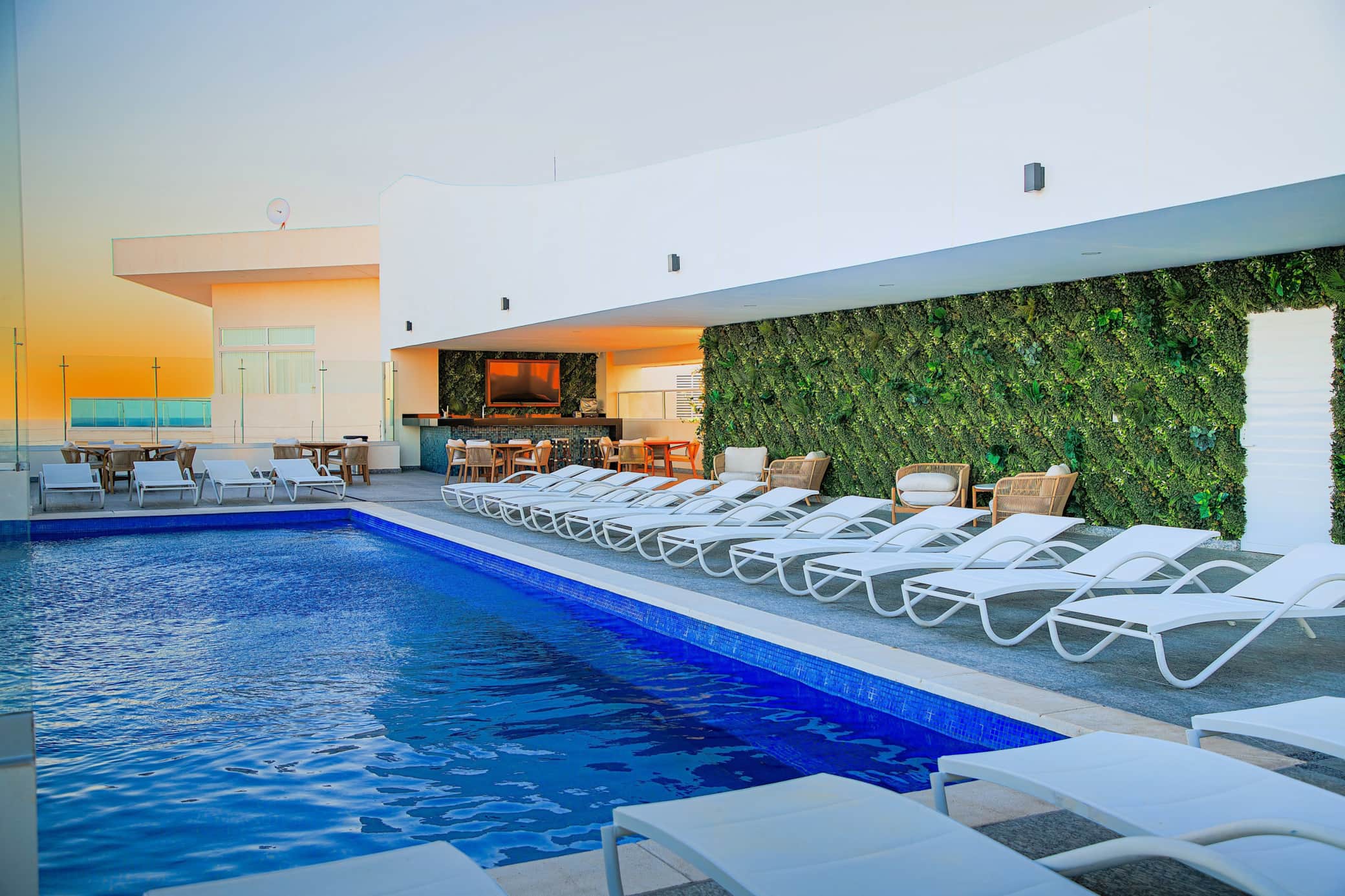 Roof-top pool, bar.