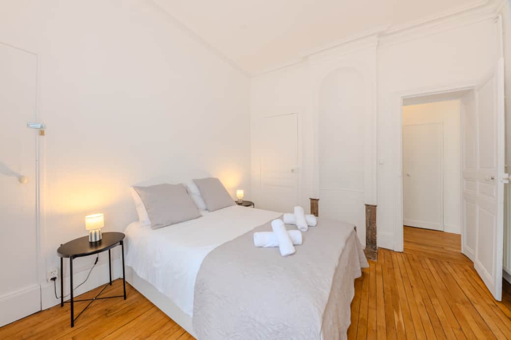 Chambre 1a standing host