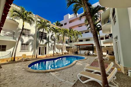 Cozy condo minutes from beach photo 4
