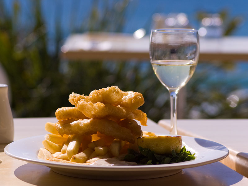 Enjoy a meal at the pub !