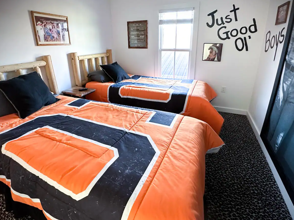 The Waylon - 2 Single Beds The Waylon - 2 Single Beds