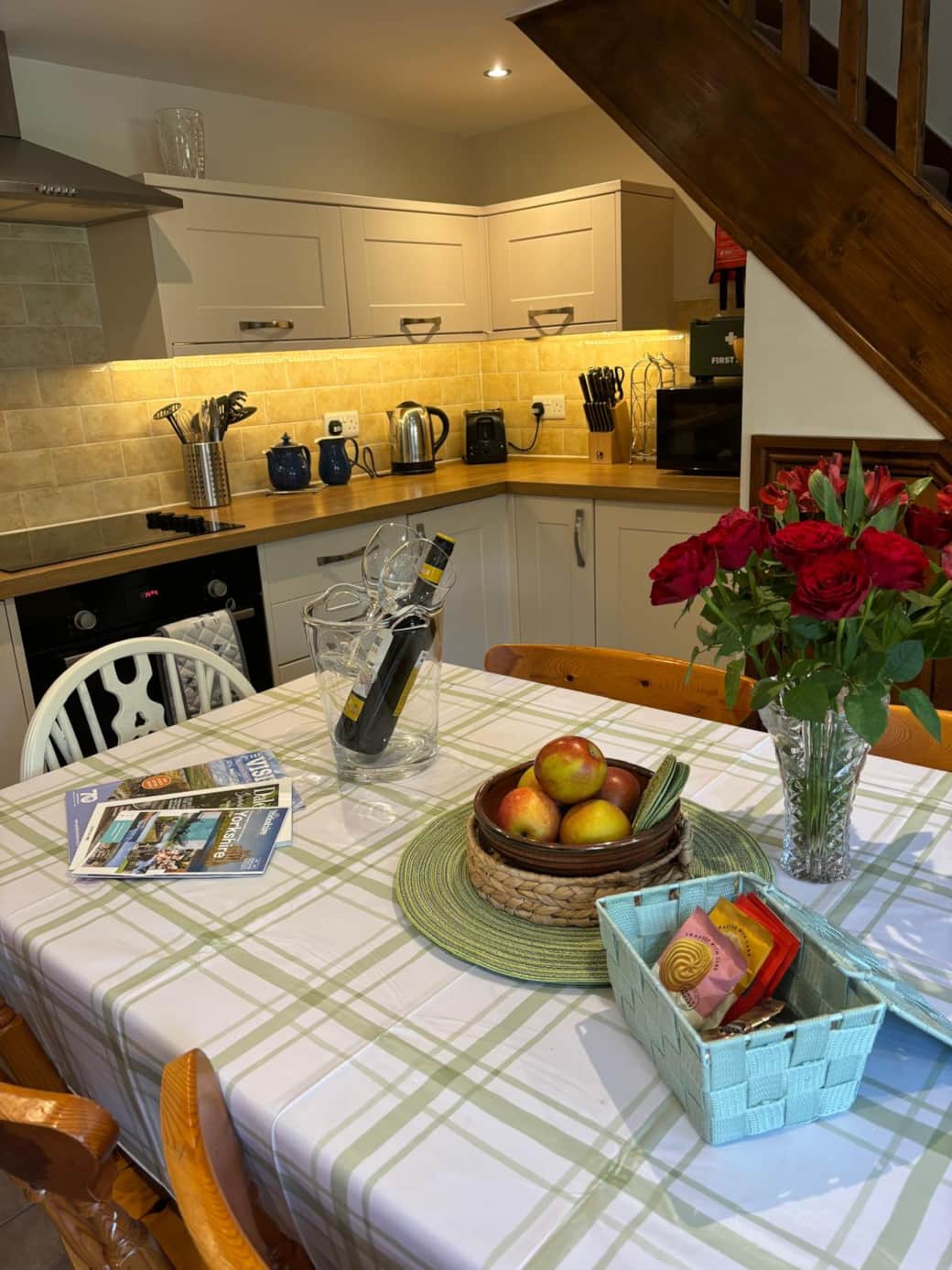 Kitchen Diner - Well stocked with pans, frying pans, baking trays, general cooking and baking etc