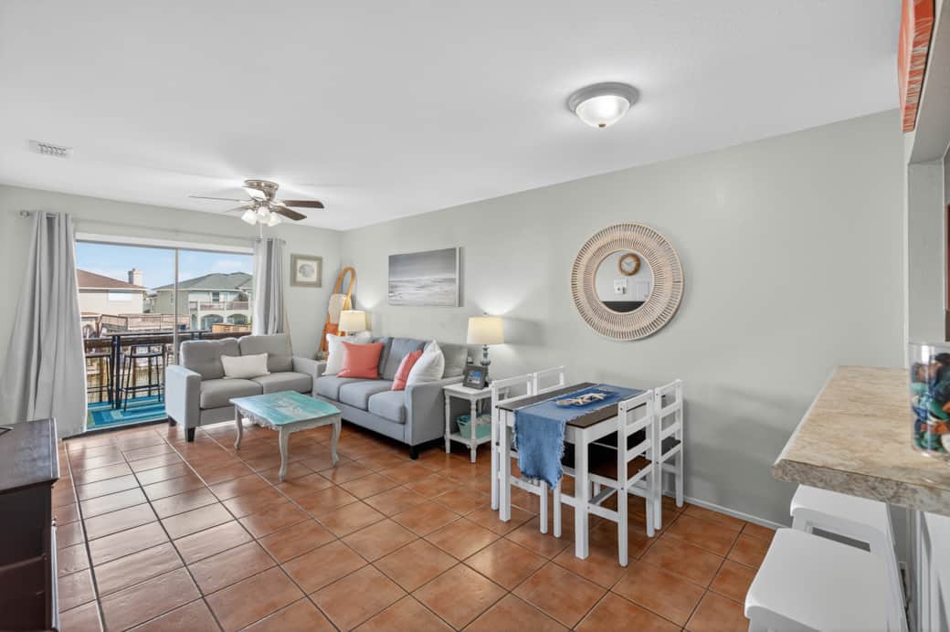 Open floorplan- Living room