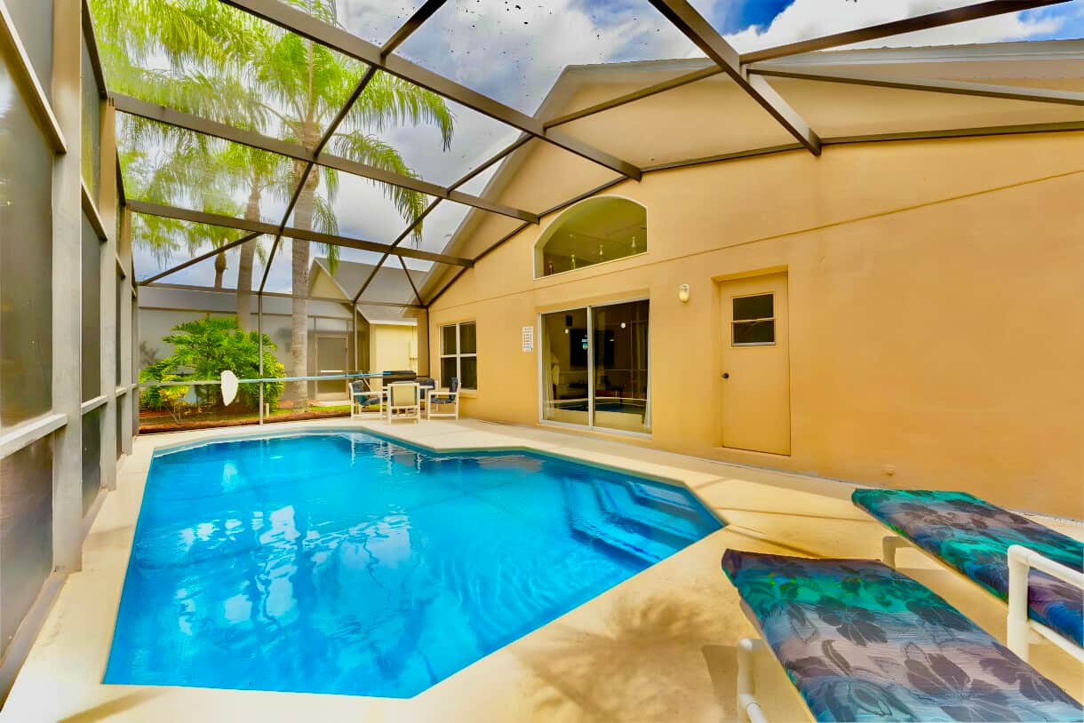 Relax and enjoy a meal in the pool deck