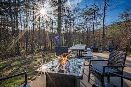 Enjoy the outdoor gas fire table, and outdoor dining